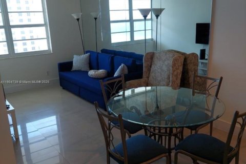 Condo in Miami Beach, Florida, 1 bedroom  № 1955165 - photo 5