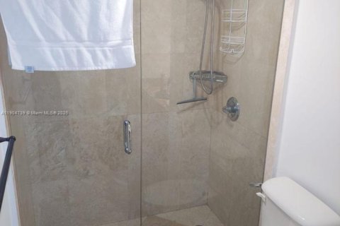 Condo in Miami Beach, Florida, 1 bedroom  № 1955165 - photo 7