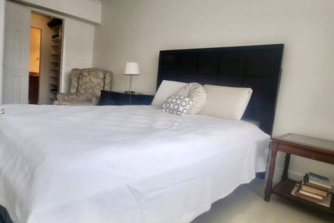 Condo in Miami Beach, Florida, 1 bedroom  № 1955165 - photo 4