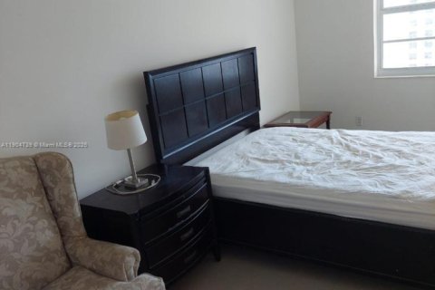 Condo in Miami Beach, Florida, 1 bedroom  № 1955165 - photo 9
