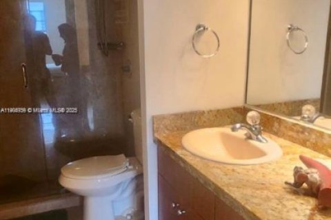 Condo in Miami Beach, Florida, 1 bedroom  № 1955165 - photo 29