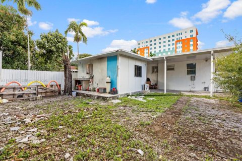 Commercial property in Miami, Florida 107.77 sq.m. № 2088641 - photo 23