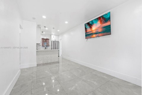 Commercial property in Miami, Florida 107.77 sq.m. № 2088641 - photo 30
