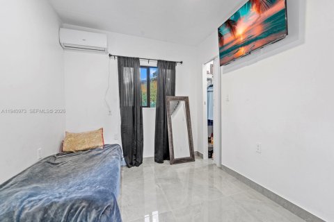 Commercial property in Miami, Florida 107.77 sq.m. № 2088641 - photo 27