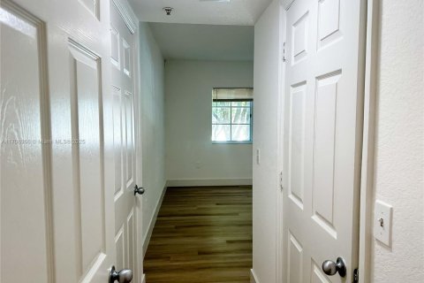 Condominio en venta en Miramar, Florida, 3 dormitorios, 107.77 m2 № 1964860 - foto 5