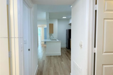 Condominio en venta en Miramar, Florida, 3 dormitorios, 107.77 m2 № 1964860 - foto 3