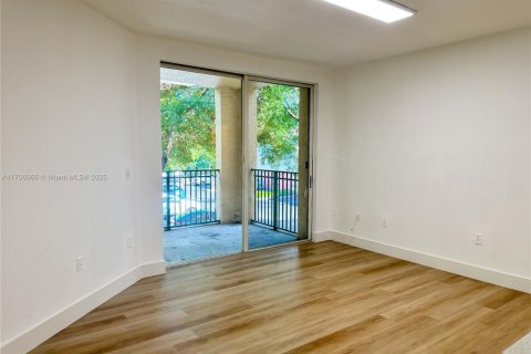 Condominio en venta en Miramar, Florida, 3 dormitorios, 107.77 m2 № 1964860 - foto 14