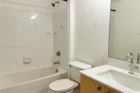 Condominio en venta en Miramar, Florida, 3 dormitorios, 107.77 m2 № 1964860 - foto 23