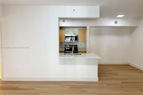 Condominio en venta en Miramar, Florida, 3 dormitorios, 107.77 m2 № 1964860 - foto 17