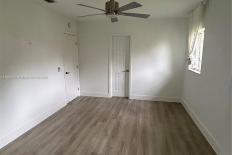 Снять в аренду виллу или дом в Дейви, Флорида 3 спальни, 308.44м2, № 1955525 - фото 7