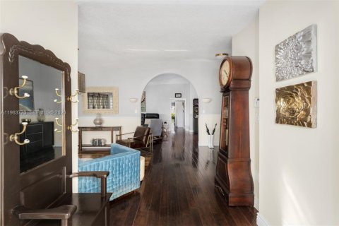 Villa ou maison à vendre à Miami, Floride: 4 chambres, 186.83 m2 № 2025471 - photo 6
