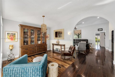 Villa ou maison à vendre à Miami, Floride: 4 chambres, 186.83 m2 № 2025471 - photo 7