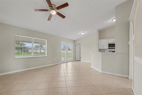 Villa ou maison à vendre à Kissimmee, Floride: 3 chambres, 137.31 m2 № 2197057 - photo 6
