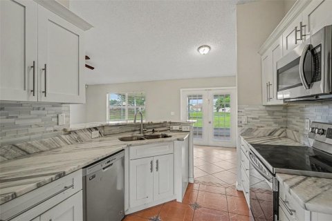 Villa ou maison à vendre à Kissimmee, Floride: 3 chambres, 137.31 m2 № 2197057 - photo 11
