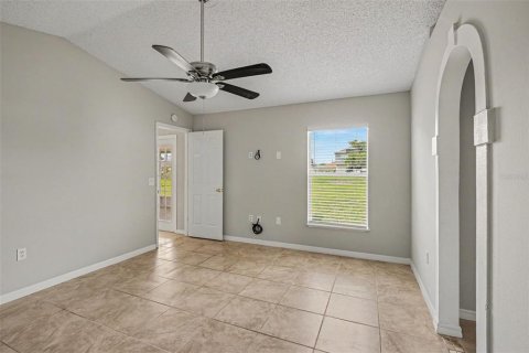 Villa ou maison à vendre à Kissimmee, Floride: 3 chambres, 137.31 m2 № 2197057 - photo 12