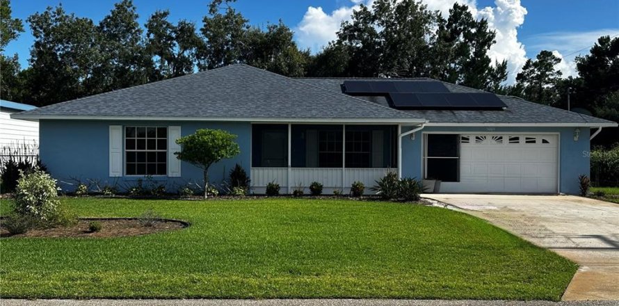 House in Sebring, Florida 2 bedrooms, 133.04 sq.m. № 2289945