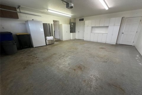 House in Sebring, Florida 2 bedrooms, 133.04 sq.m. № 2289945 - photo 19