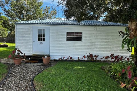 House in Sebring, Florida 2 bedrooms, 133.04 sq.m. № 2289945 - photo 27