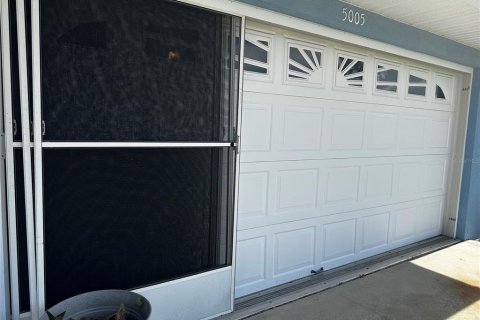 House in Sebring, Florida 2 bedrooms, 133.04 sq.m. № 2289945 - photo 23