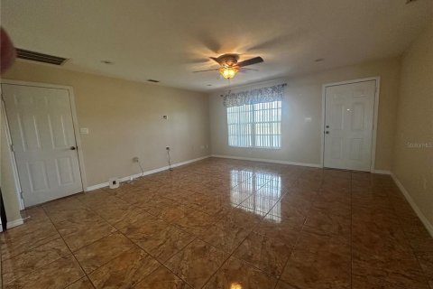 House in Sebring, Florida 2 bedrooms, 133.04 sq.m. № 2289945 - photo 7