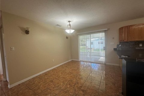 House in Sebring, Florida 2 bedrooms, 133.04 sq.m. № 2289945 - photo 6