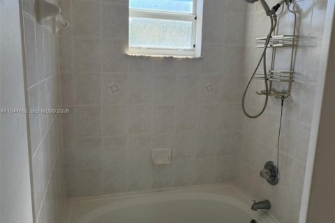 Touwnhouse à louer à Miami, Floride: 3 chambres, 138.42 m2 № 2003850 - photo 4