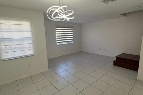 Touwnhouse à louer à Miami, Floride: 3 chambres, 138.42 m2 № 2003850 - photo 11