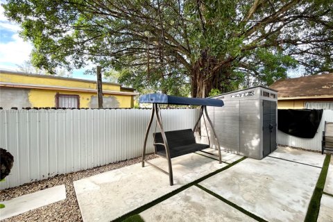 House in Miami, Florida 4 bedrooms, 127.93 sq.m. № 1828318 - photo 10