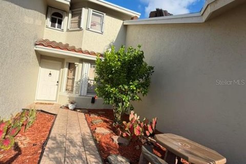 Touwnhouse à vendre à Margate, Floride: 3 chambres, 122.63 m2 № 2280290 - photo 3