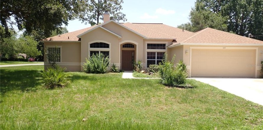 House in Palm Coast, Florida 3 bedrooms, 190.73 sq.m. № 2196947