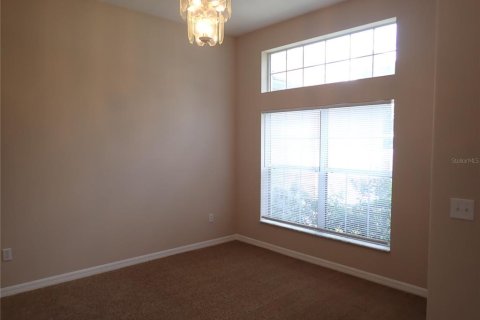 House in Palm Coast, Florida 3 bedrooms, 190.73 sq.m. № 2196947 - photo 13