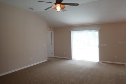 House in Palm Coast, Florida 3 bedrooms, 190.73 sq.m. № 2196947 - photo 14