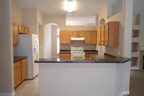House in Palm Coast, Florida 3 bedrooms, 190.73 sq.m. № 2196947 - photo 2