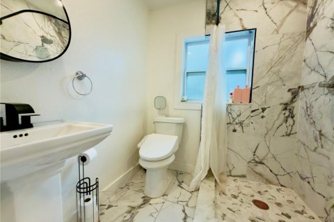 Apartment in Saint Petersburg, Florida 3 bedrooms, 92.9 sq.m. № 2207736 - photo 9