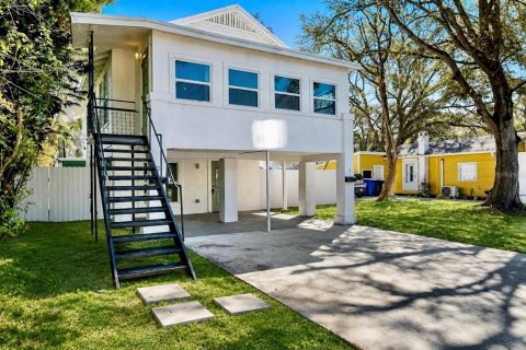 Apartment in Saint Petersburg, Florida 3 bedrooms, 92.9 sq.m. № 2207736