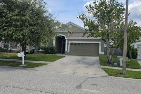 House in Lutz, Florida 3 bedrooms, 133.22 sq.m. № 1907395 - photo 1