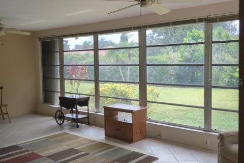 House in Sarasota, Florida 2 bedrooms, 164.25 sq.m. № 2236027 - photo 10