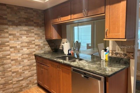 House in Sarasota, Florida 2 bedrooms, 164.25 sq.m. № 2236027 - photo 3