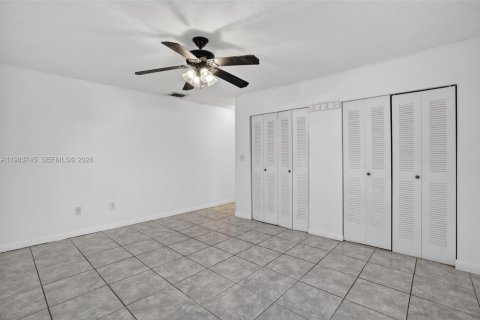 House in Cutler Bay, Florida 4 bedrooms, 202.53 sq.m. № 2046786 - photo 26