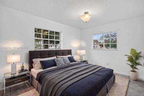 House in Cutler Bay, Florida 4 bedrooms, 202.53 sq.m. № 2046786 - photo 12