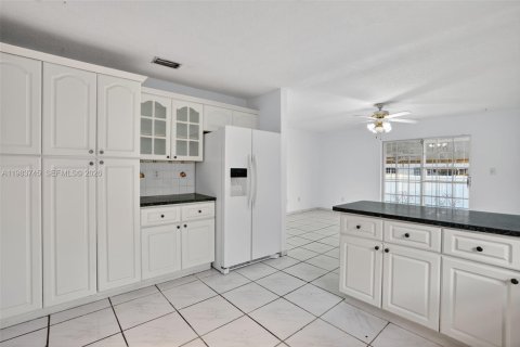 House in Cutler Bay, Florida 4 bedrooms, 202.53 sq.m. № 2046786 - photo 17