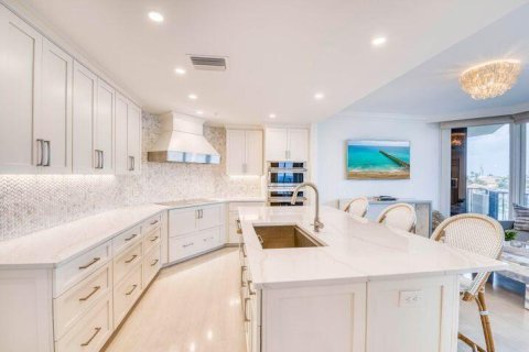 Condo in Juno Beach, Florida, 3 bedrooms № 2242319 - photo 6