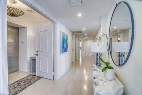 Condo in Juno Beach, Florida, 3 bedrooms № 2242319 - photo 26