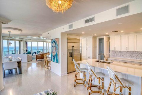 Condo in Juno Beach, Florida, 3 bedrooms № 2242319 - photo 4