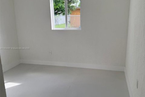 House in Miami, Florida 3 bedrooms, 137.77 sq.m. № 1887446 - photo 14