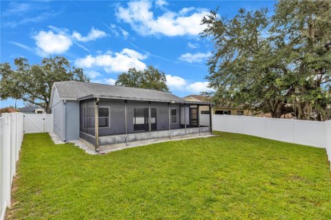 House in Clermont, Florida 3 bedrooms, 116.5 sq.m. № 2220851 - photo 24