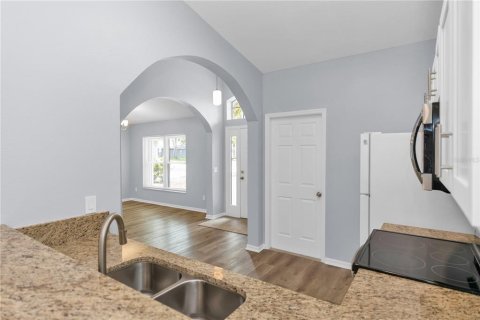 House in Clermont, Florida 3 bedrooms, 116.5 sq.m. № 2220851 - photo 6