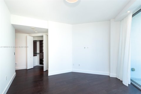 Condo in Miami, Florida, 3 bedrooms  № 1889656 - photo 26
