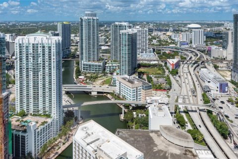 Condo in Miami, Florida, 3 bedrooms  № 1889656 - photo 29
