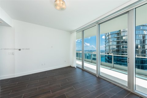 Condo in Miami, Florida, 3 bedrooms  № 1889656 - photo 15